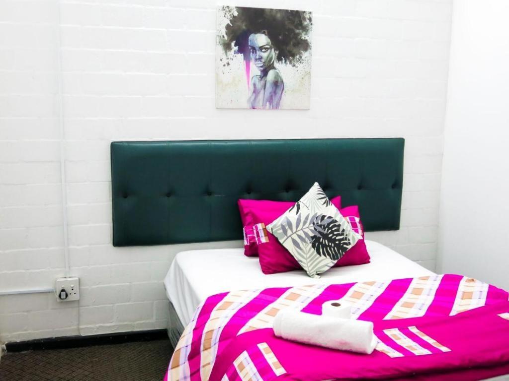 33 Goulborn Street Goodwood Hotel Cape Town Bagian luar foto